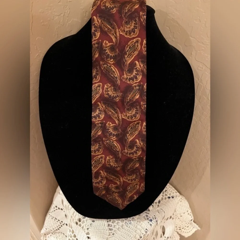 Christian Dior Men’s Silk Neck Classic